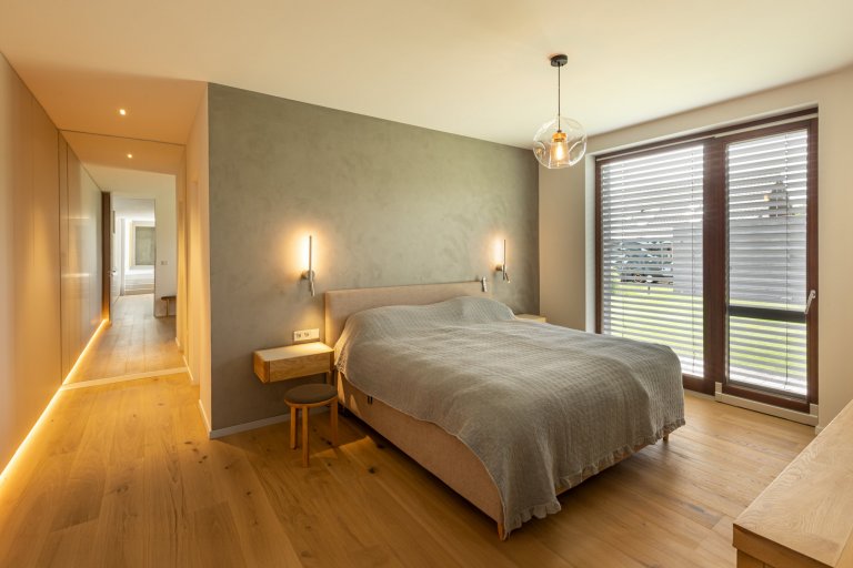 Společnost&nbsp;Staon.cz&nbsp;se podílela na realizaci projektu v rodinném domě v malebných Horních Počernicích. V tomto projektu byla aplikována dekorativní…