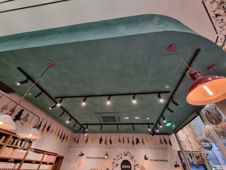 add picture to album