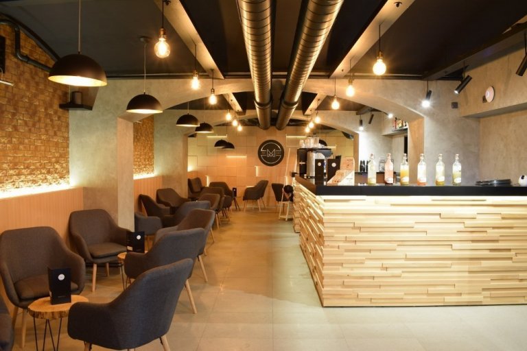 Betonová stěrka v komerčním prostoru