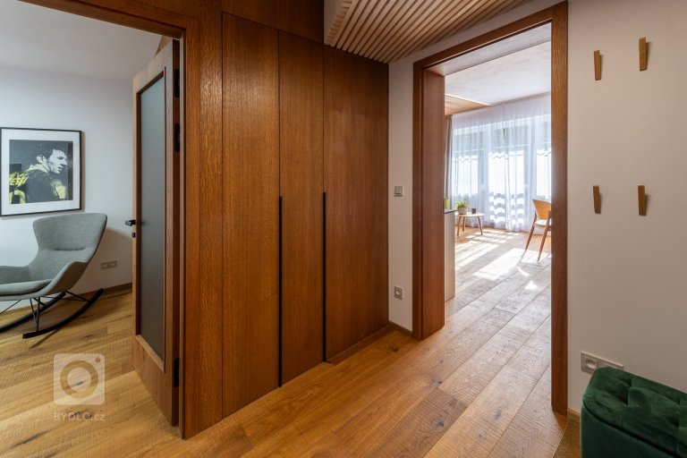 add picture to album