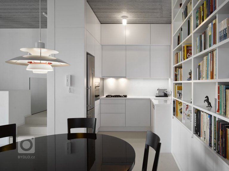 add picture to album