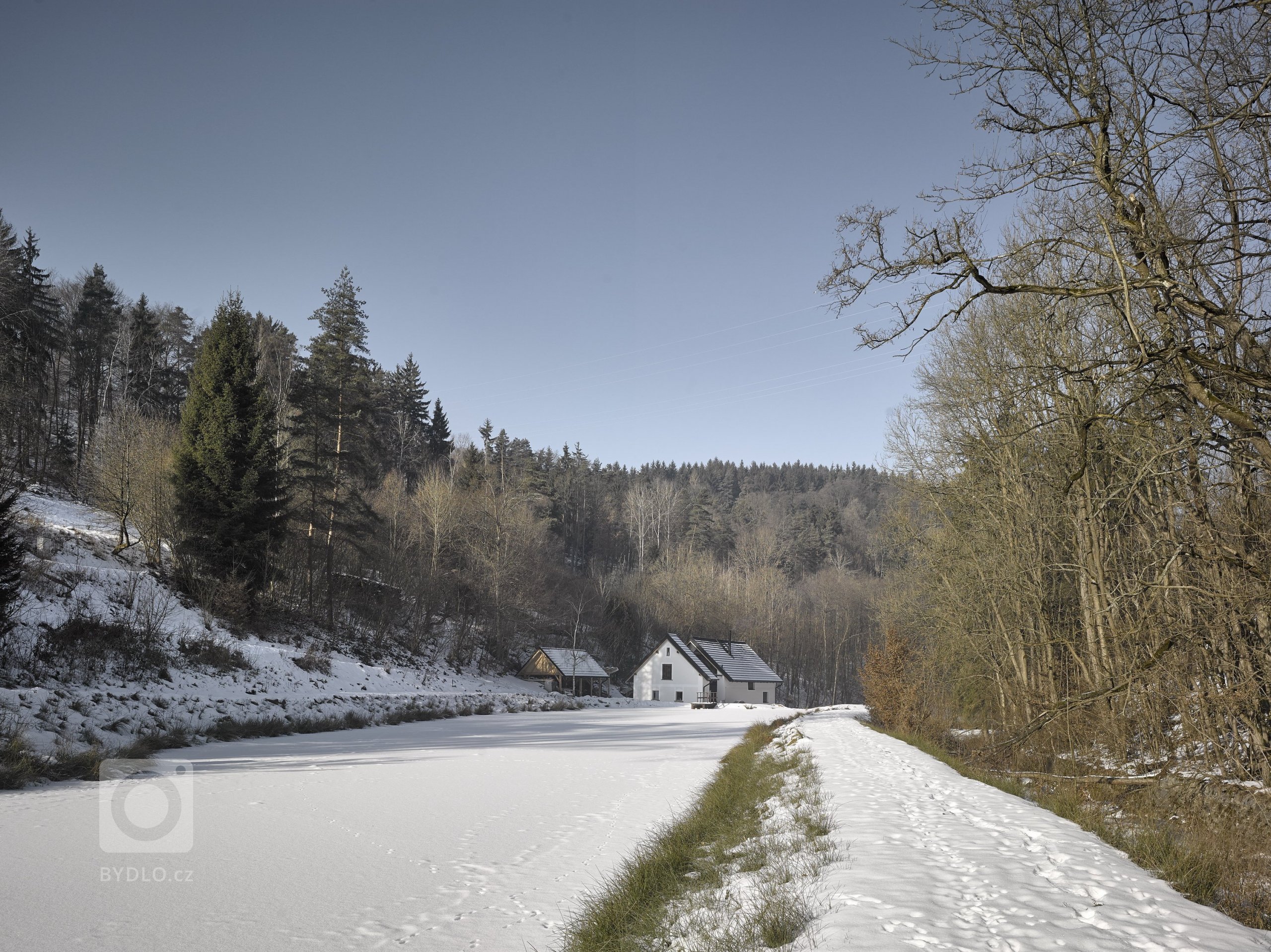Již od prvního setkání s&nbsp;majiteli bylo jasné zadání, jaké má jejich budoucí bydlení splňovat požadavky: &quot;Má být neotřelé a přitom neokázalé&quot;.…