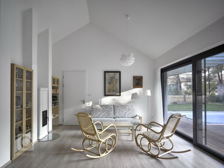 add picture to album