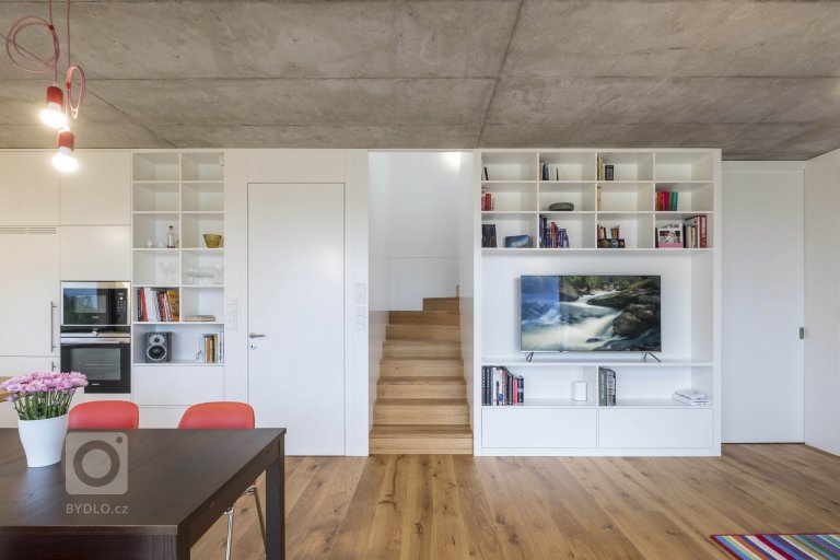 add picture to album