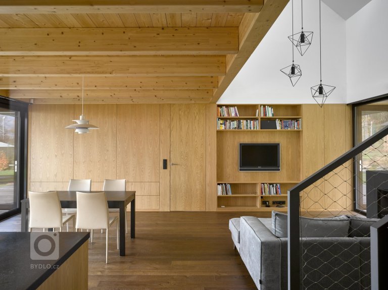 add picture to album