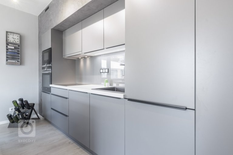 add picture to album