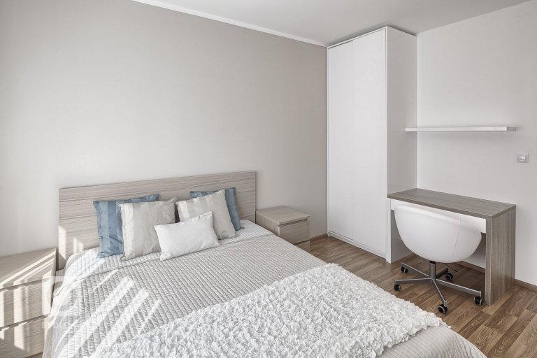 add picture to album