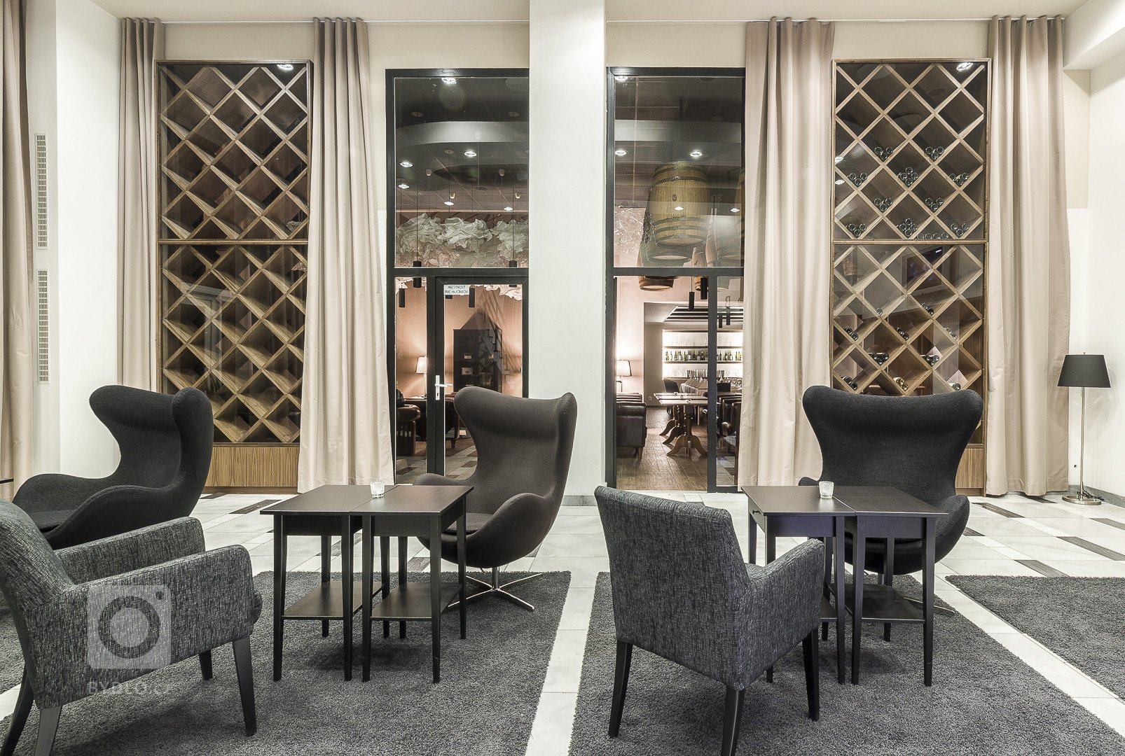 Redesign hotelu ve Slovenském městě Humenné. Cílem bylo vytvoření proměny interiéru včetně stavebních úprav 5 salonků a restaurace. Salonky byly rozděleny…