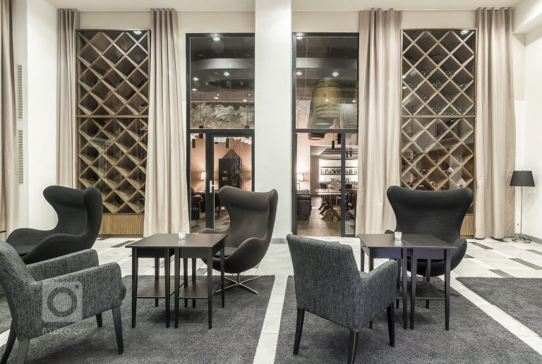 add picture to album