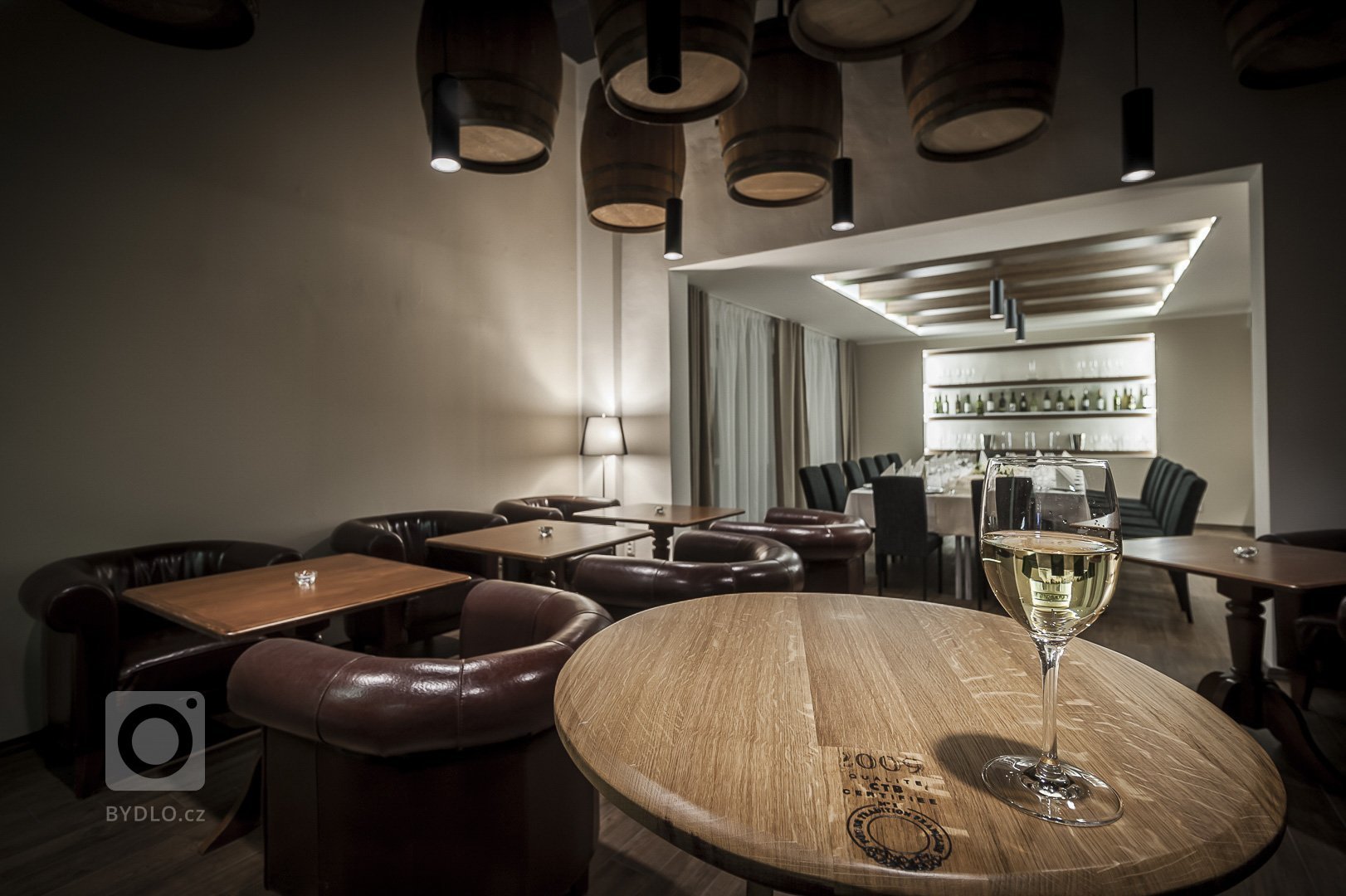 Redesign hotelu ve Slovenském městě Humenné. Cílem bylo vytvoření proměny interiéru včetně stavebních úprav 5 salonků a restaurace. Salonky byly rozděleny…