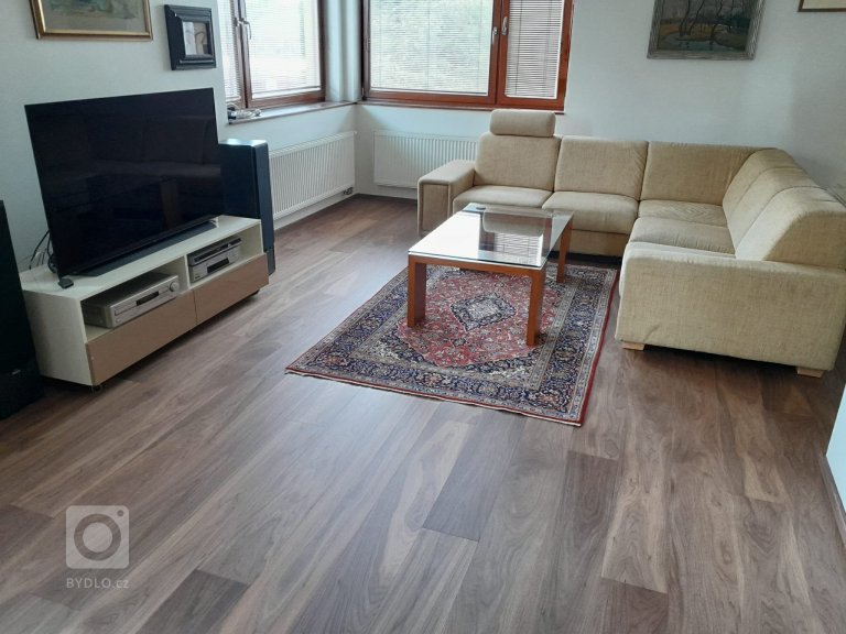 add picture to album