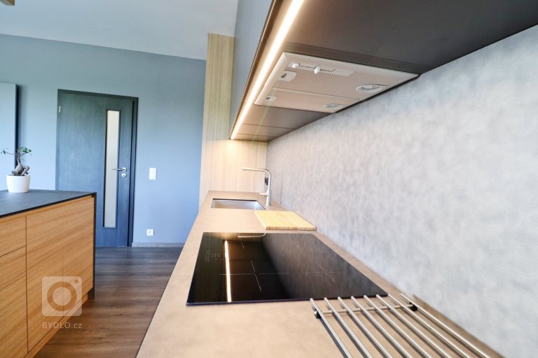 add picture to album