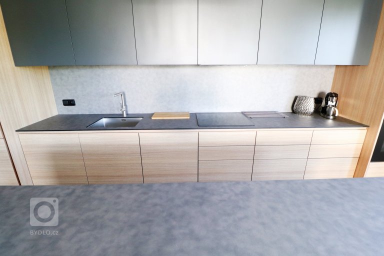 add picture to album