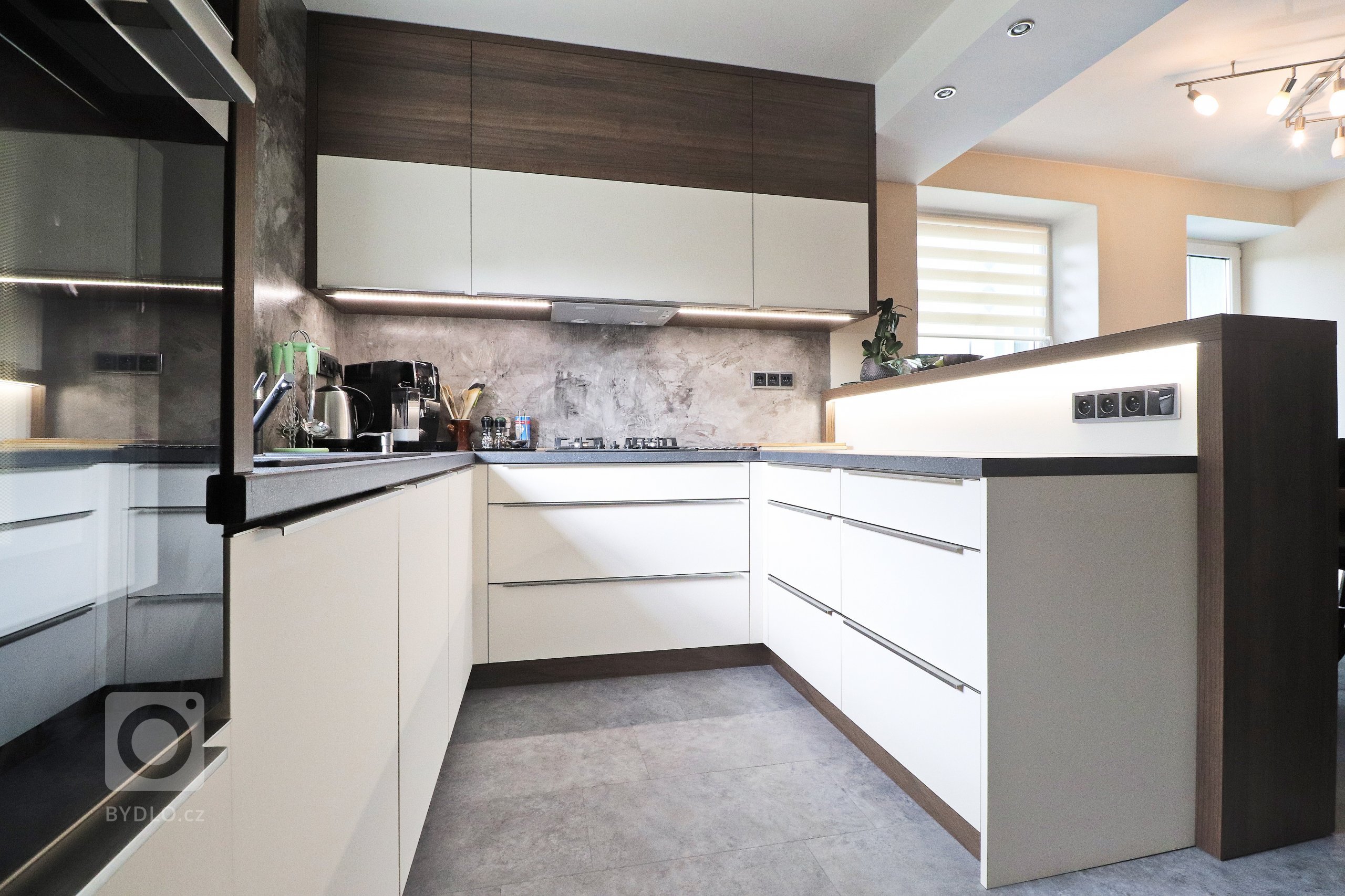 Přijde Vám, že lesklou kuchyňskou linku má již kdekdo? Buďte trochu originální a zvolte matnou povrchovou úpravu dvířek, jako naše nedávná klientka, které se…