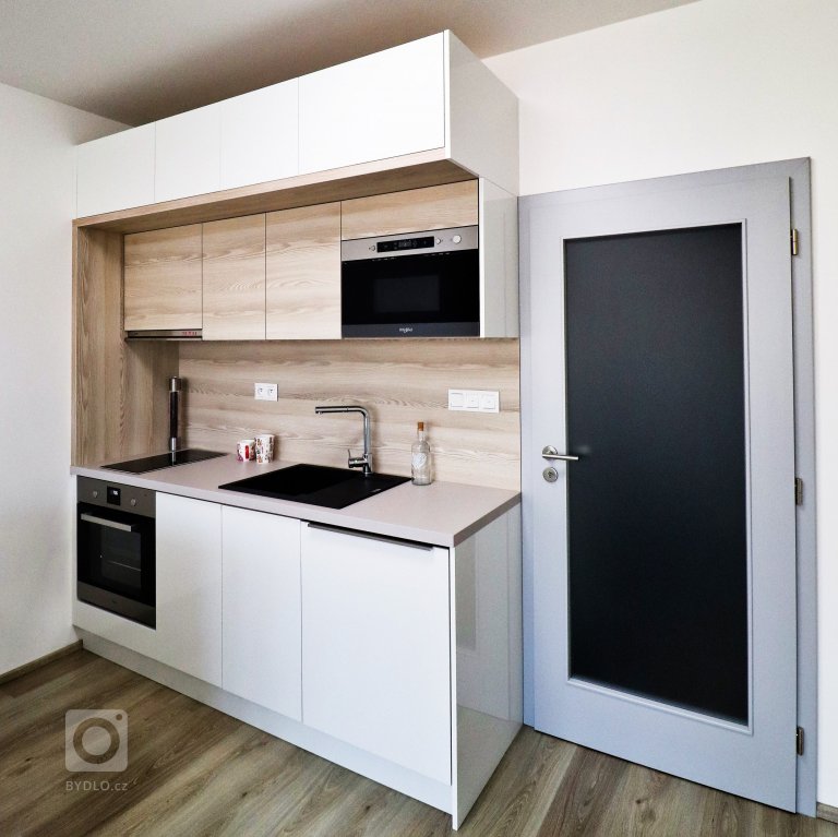 add picture to album