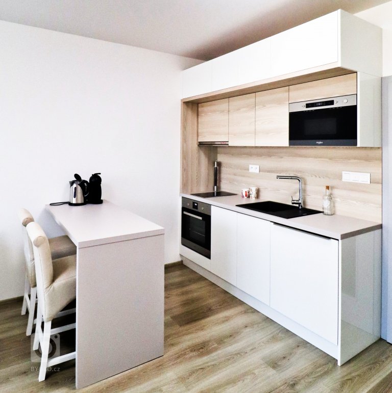 add picture to album