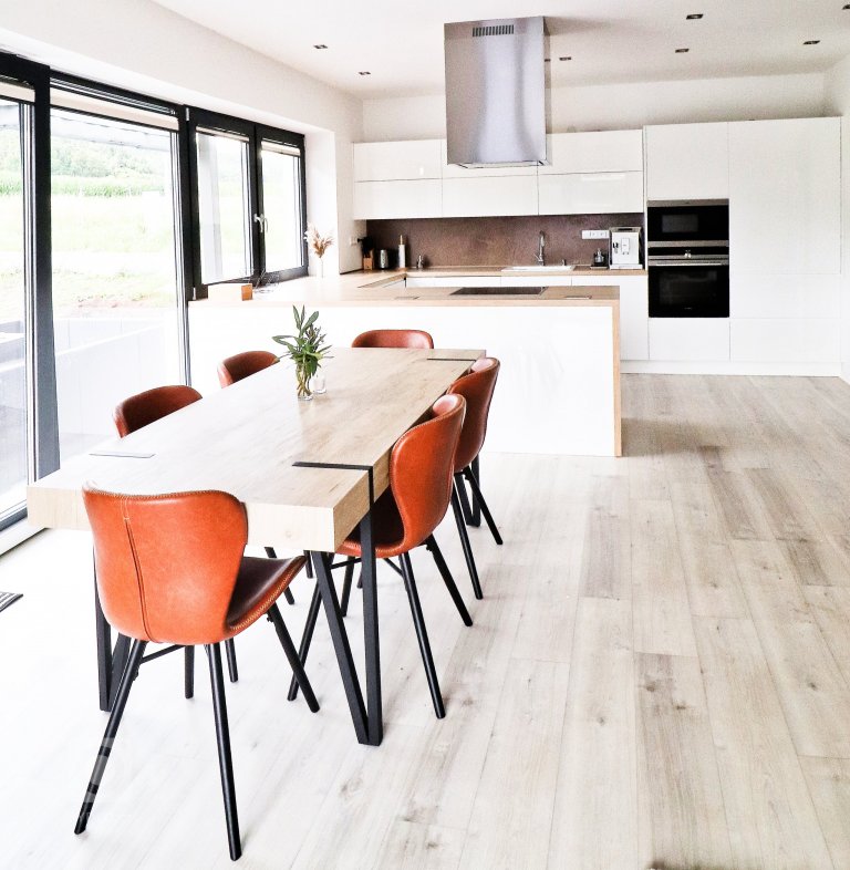 add picture to album