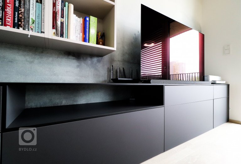 add picture to album