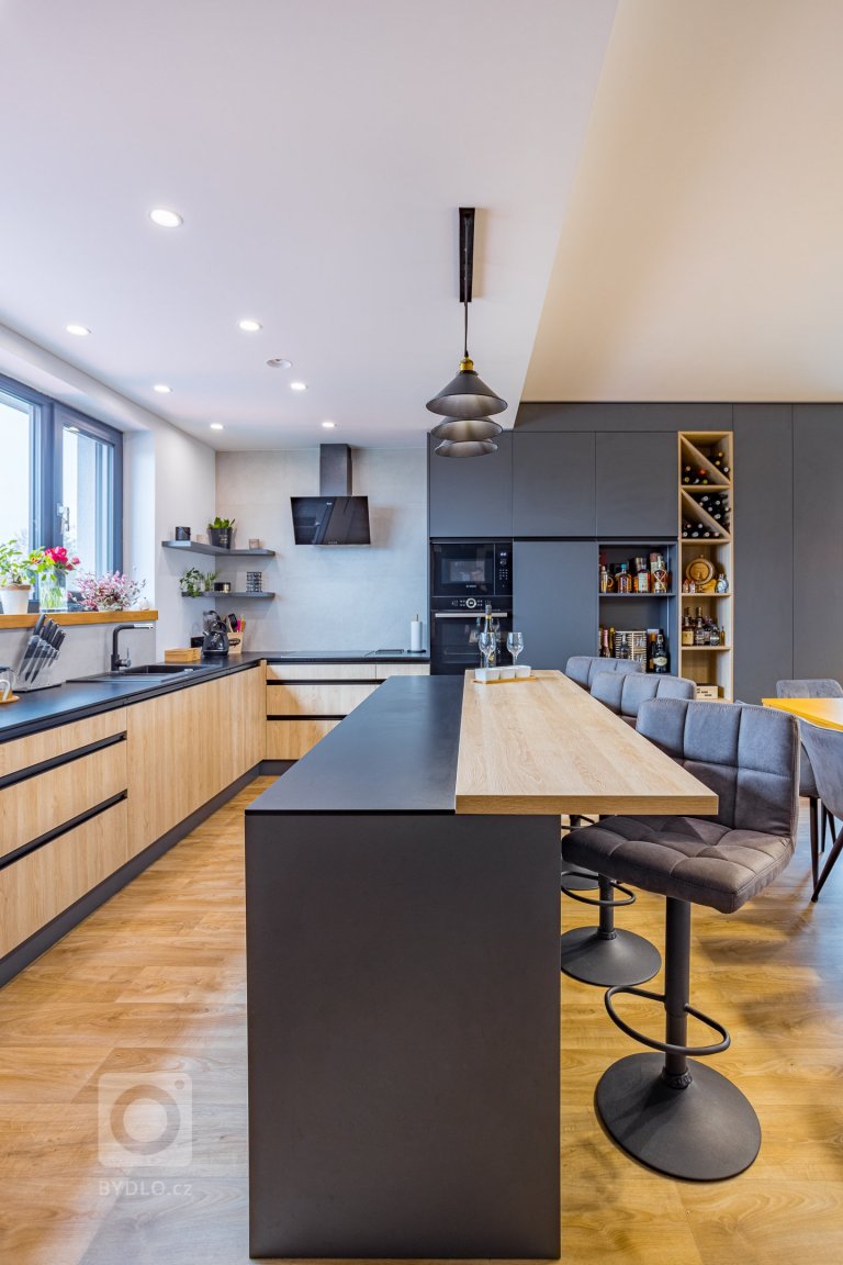 add picture to album