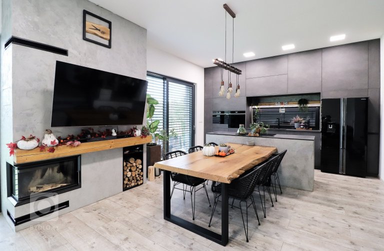 add picture to album