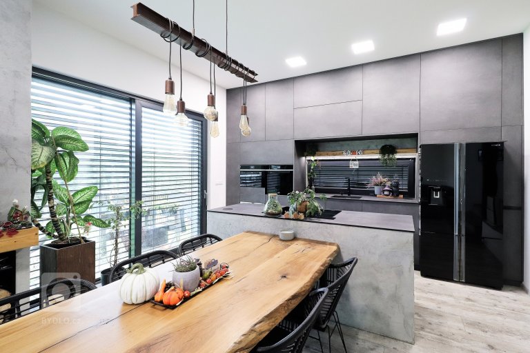 add picture to album