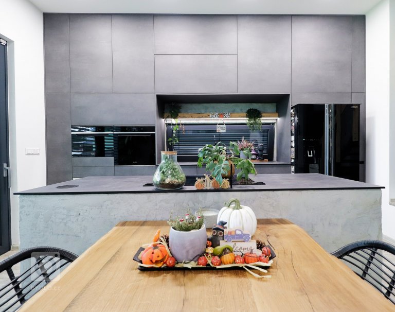 add picture to album