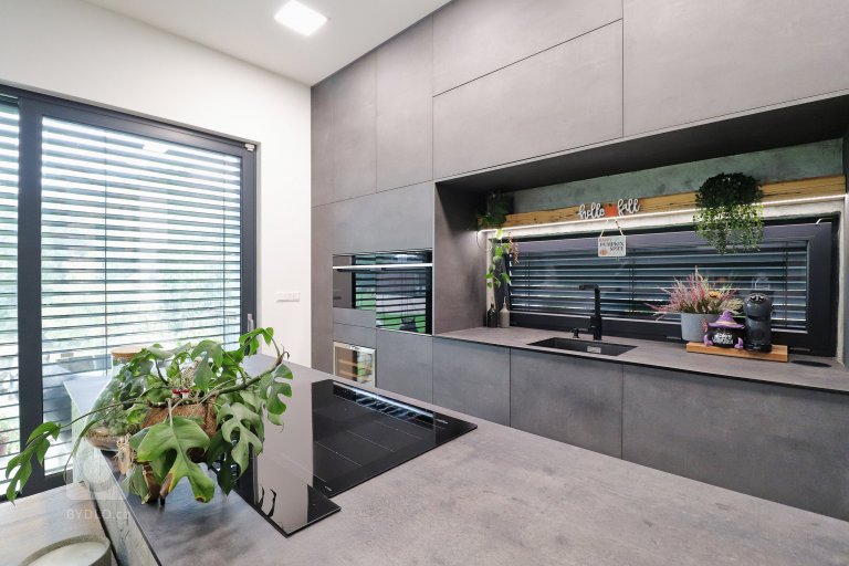 add picture to album