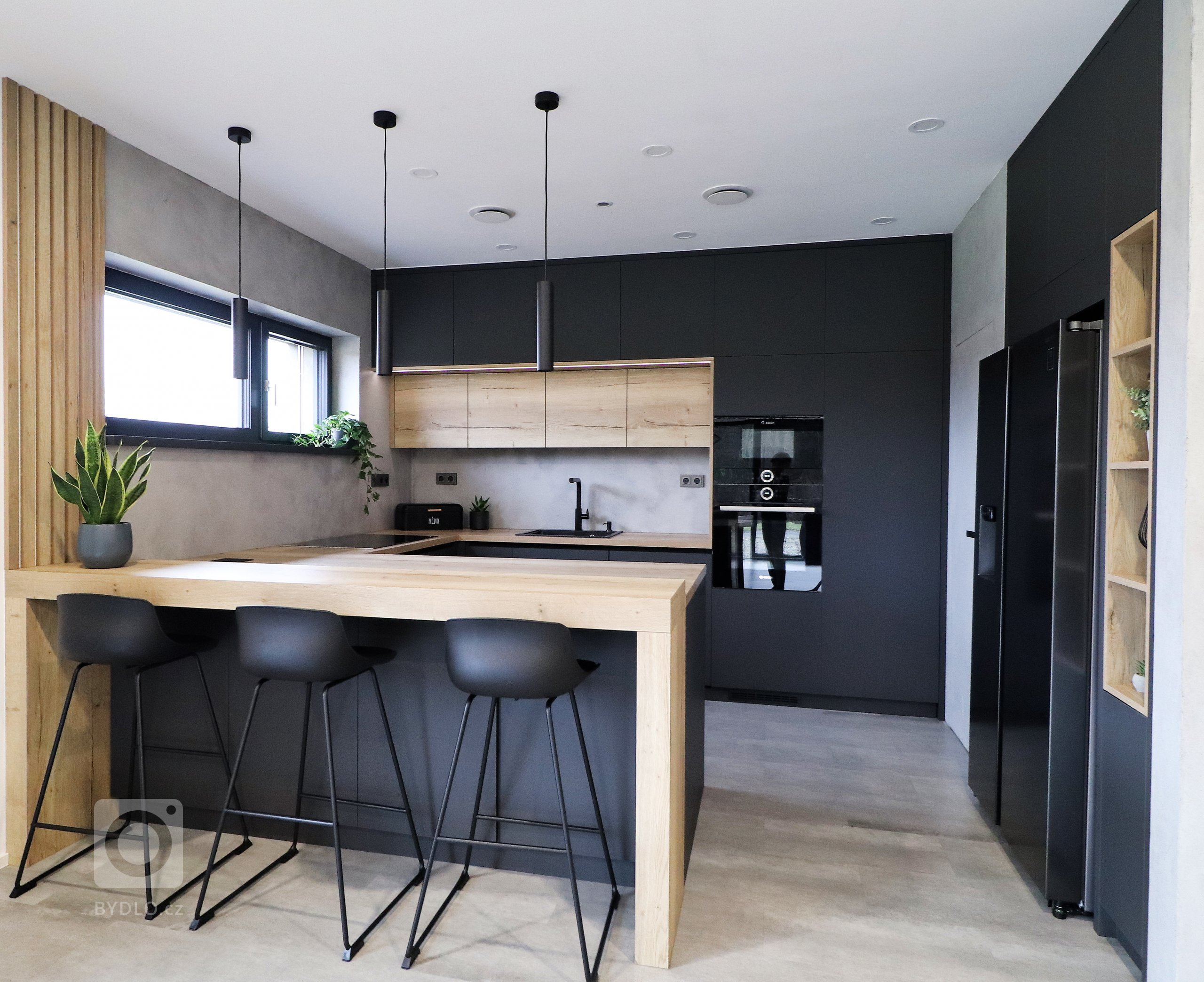 Tato realizace nás moooc bavila.

Barevný koncept byl ze strany zákazníků jasně daný a i když jsme se k&nbsp;focení dostali až po delší době od samotné…