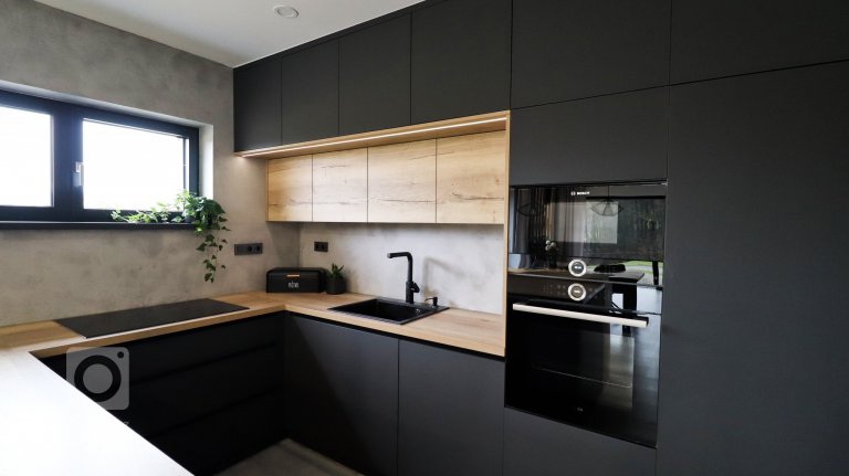 add picture to album