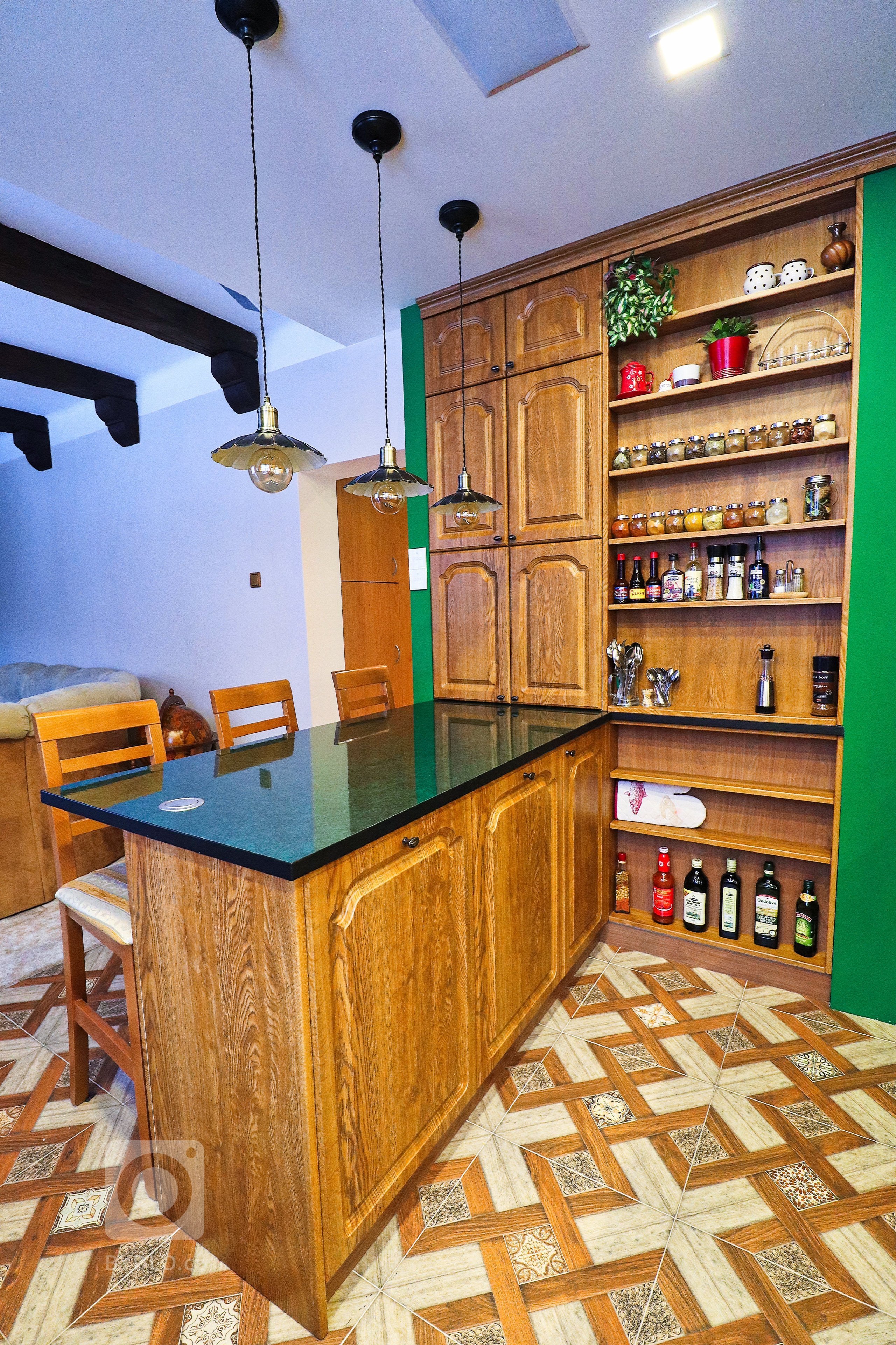 Ne každý je zastáncem moderny. Rustikální kuchyně jsou v&nbsp;dnešní době velmi populární a mají své kouzlo. Většina kuchyní tohoto stylu se vyznačuje různě…