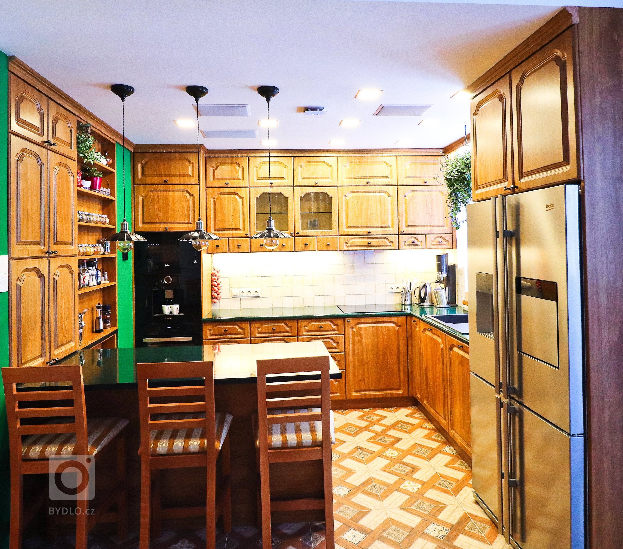 Ne každý je zastáncem moderny. Rustikální kuchyně jsou v&nbsp;dnešní době velmi populární a mají své kouzlo. Většina kuchyní tohoto stylu se vyznačuje různě…