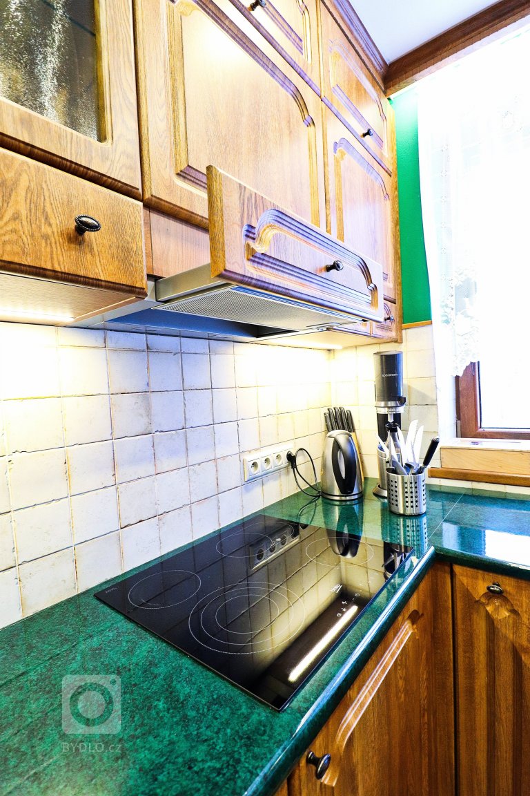 add picture to album