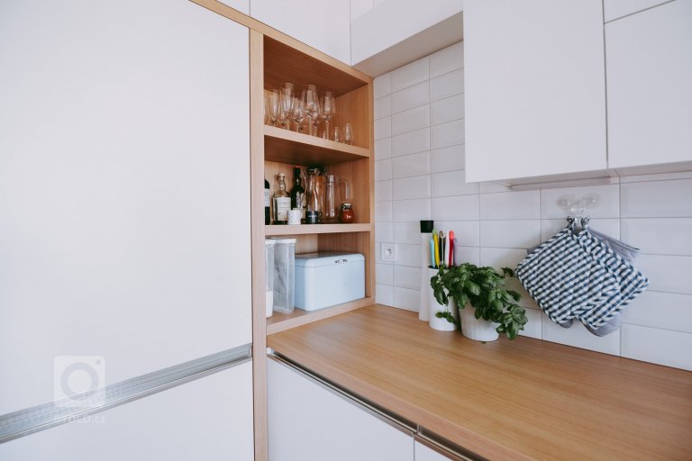 add picture to album