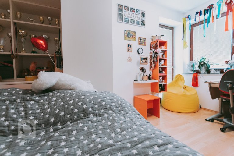 add picture to album