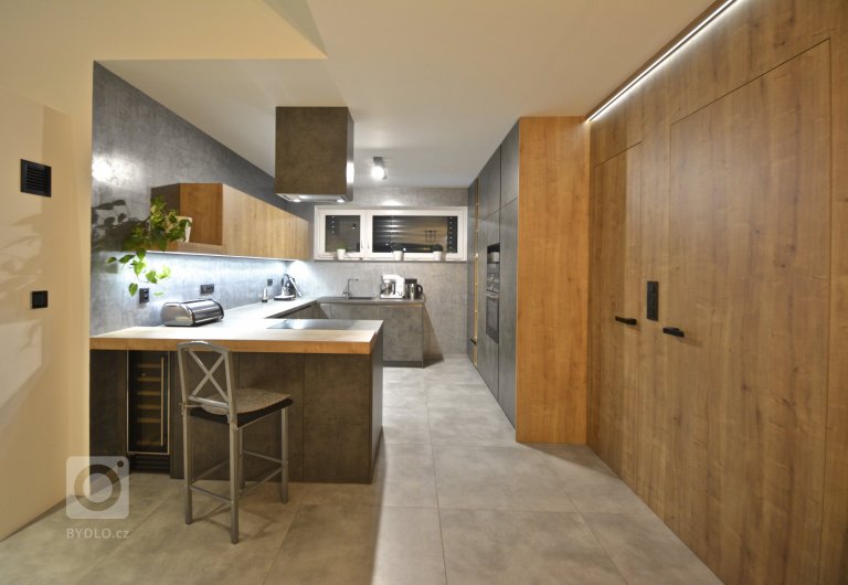 add picture to album