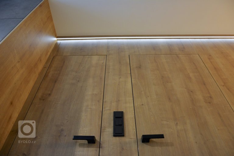 add picture to album