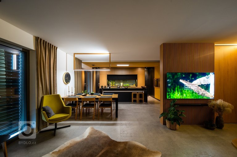 add picture to album