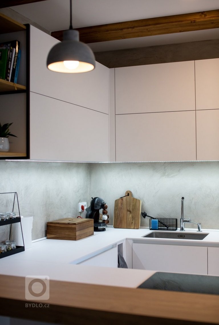 add picture to album