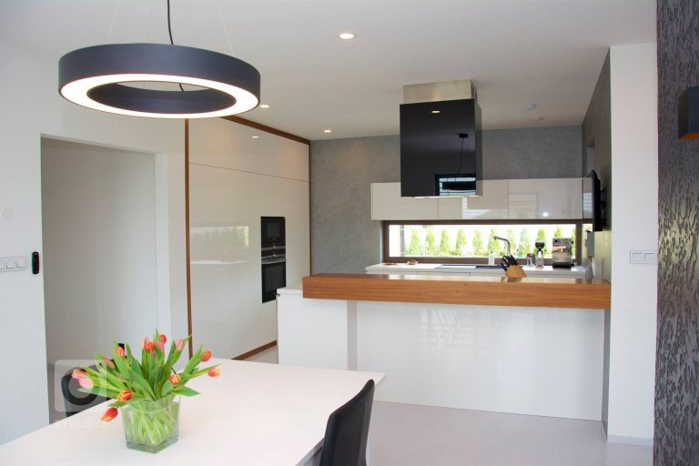 add picture to album