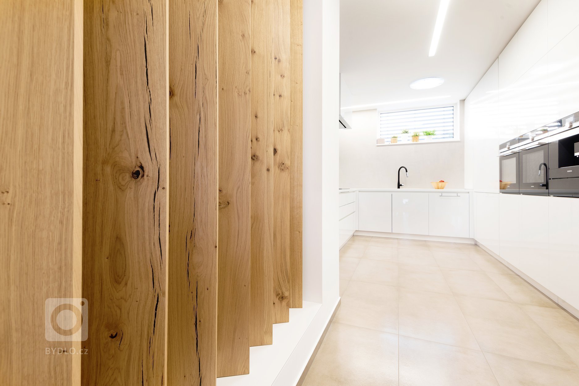 Po delší době vám přinášíme další realizaci. Nyní se jedná o kompletní originál&nbsp; "Luxusní interiér na míru".&nbsp;&nbsp;&nbsp;Dbali jsme přitom…