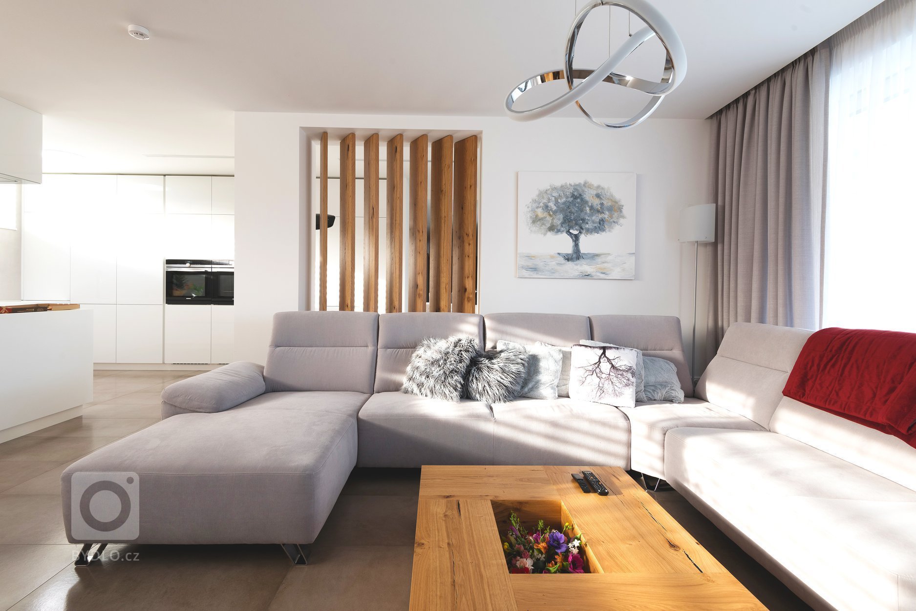 Po delší době vám přinášíme další realizaci. Nyní se jedná o kompletní originál&nbsp; &quot;Luxusní interiér na míru&quot;.&nbsp;&nbsp;&nbsp;Dbali jsme přitom…