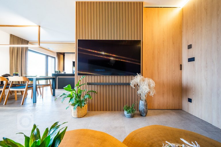 add picture to album