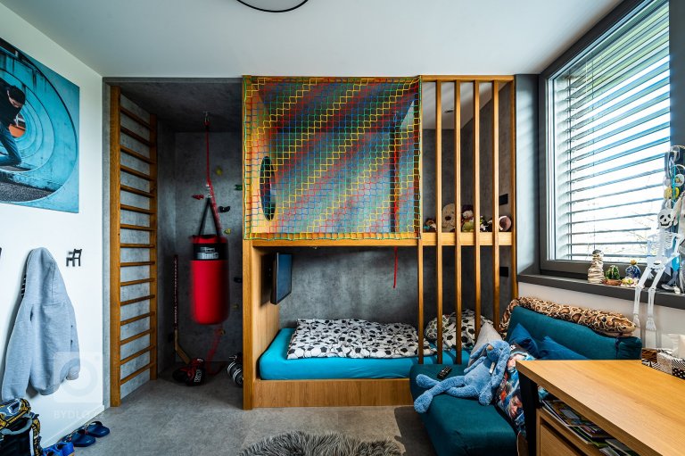 add picture to album