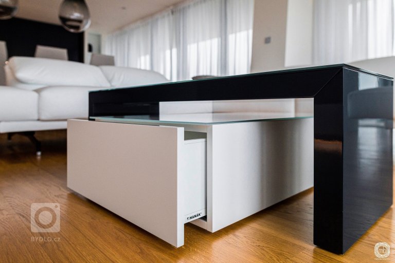 add picture to album