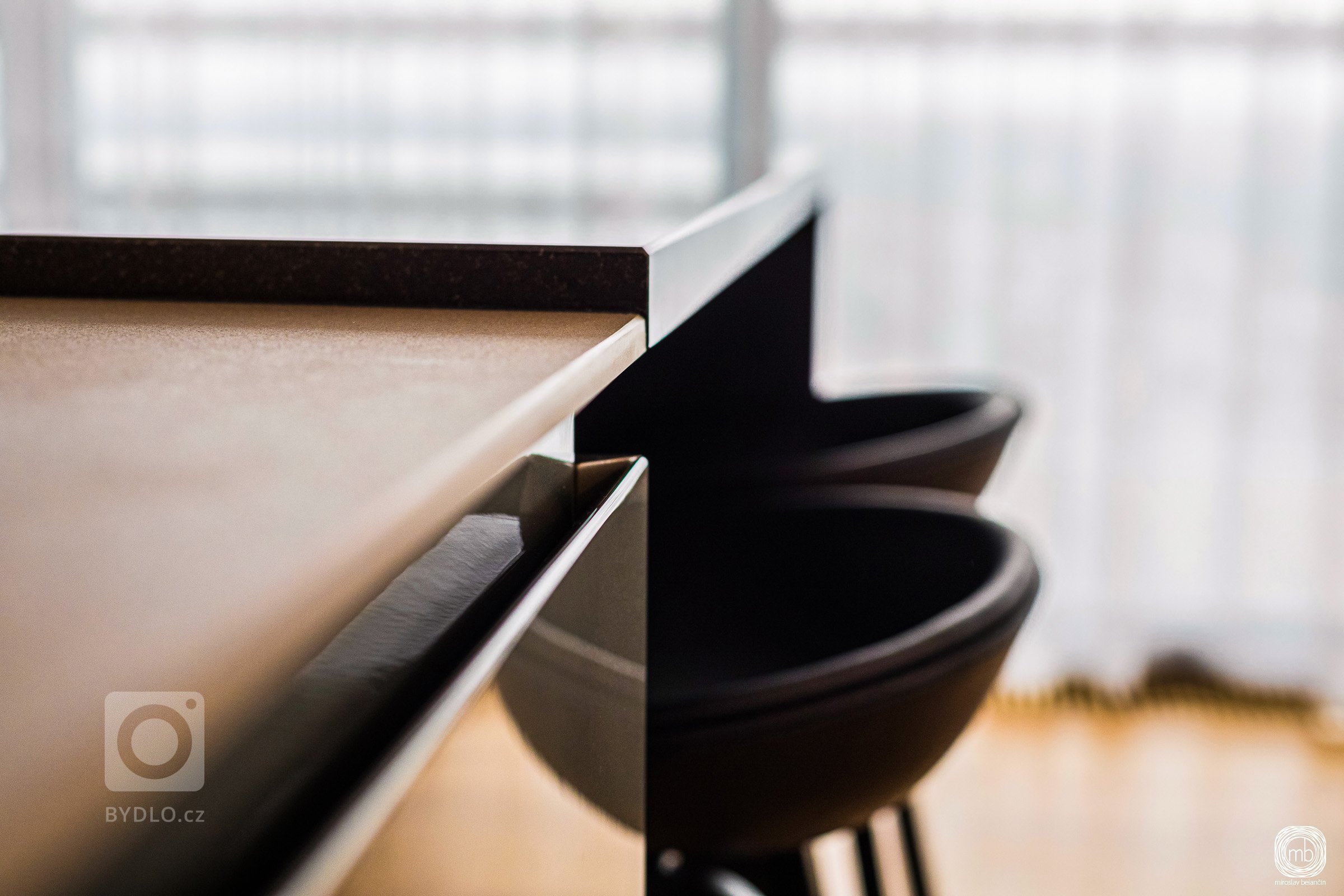 Bydlení v oblacích. Prioritu dostaly nadčasový design a kvalitní materiály. Naše návrhy vždy odráží individualitu klienta, kterou zohledňujeme od dispozičního…