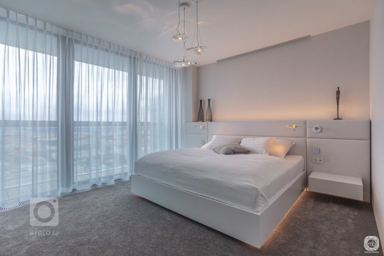 add picture to album