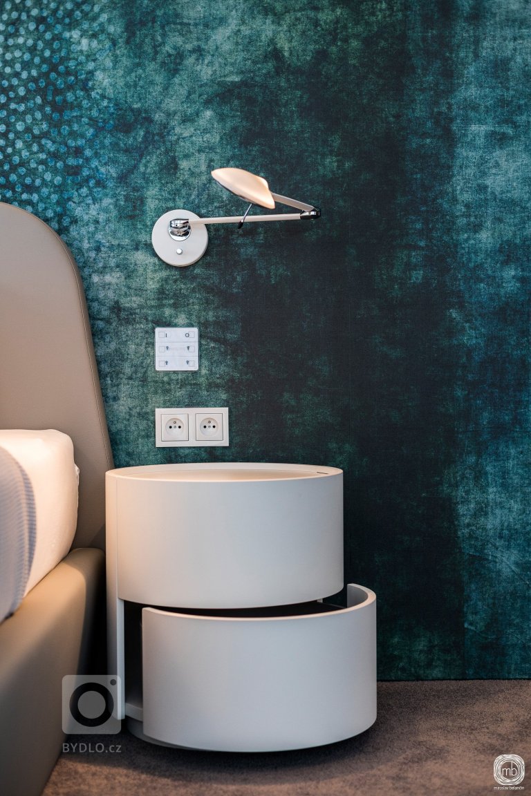 add picture to album