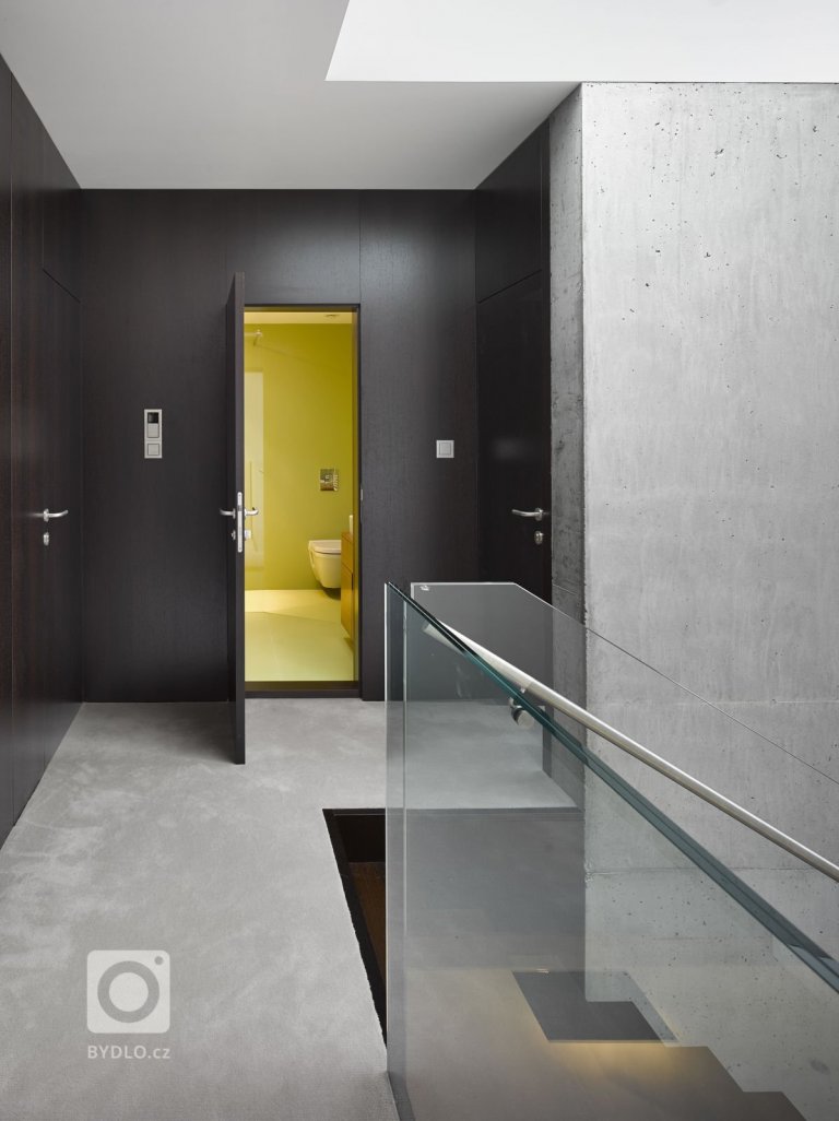 add picture to album