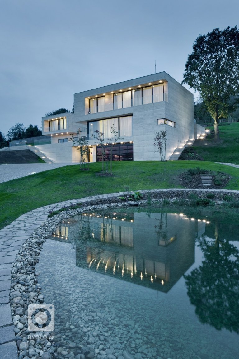 add picture to album