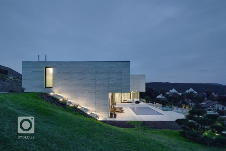 add picture to album